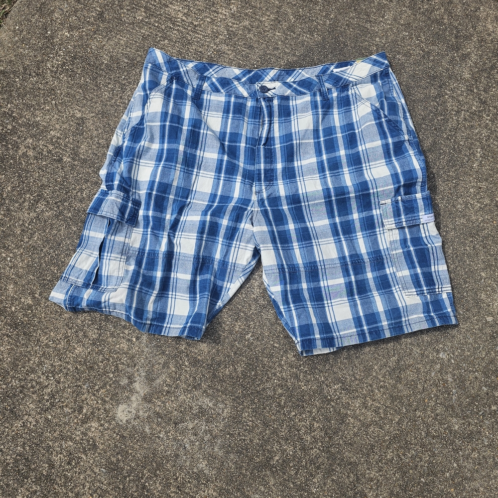 Wrangler Blue and White Plaid Cargo Shorts